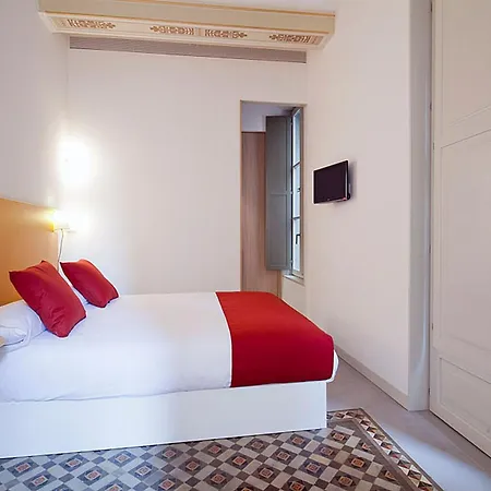 Ola Living Portaferrissa Apartment
