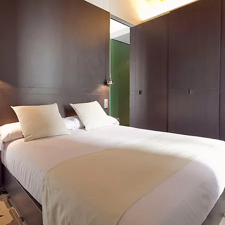 Ola Living Portaferrissa 公寓 *